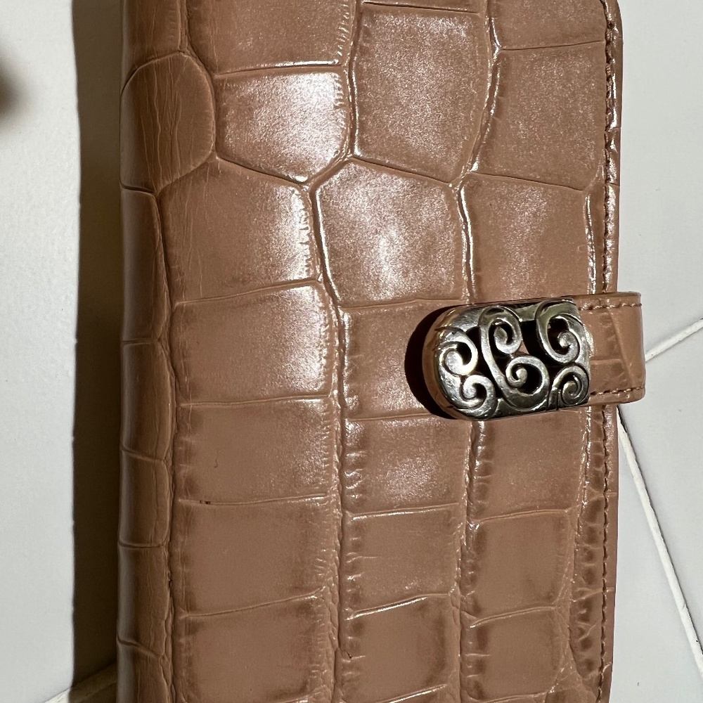 Brighton wallet